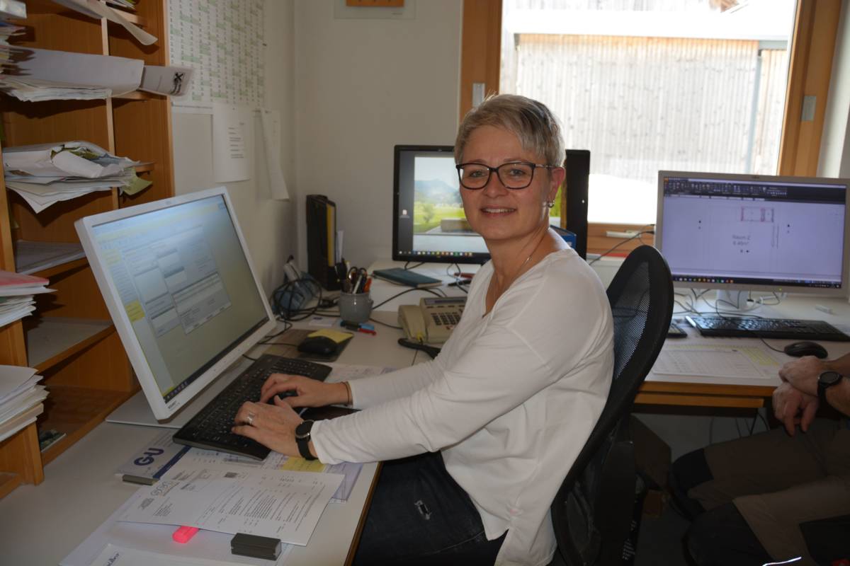 Büro Chefin Computer